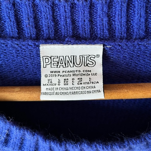 PEANUTS Large Snoopy sweater. Love this bright beautiful piece. - Picture 4 of 4